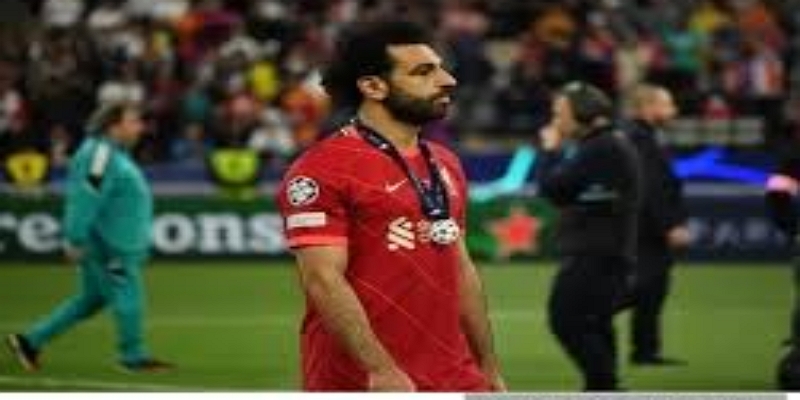 主帅与董事会公开分歧：半岛体育关注俱乐部内部权力问题 -  半岛体育