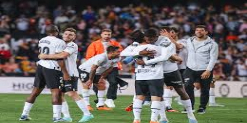 从低谷到欧冠区：瓦伦西亚的惊艳逆袭 -半岛体育