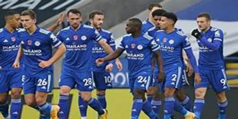 半岛体育视角下的比赛回顾：从红牌到崩盘的连锁反应-半岛体育