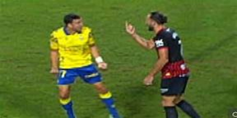 半岛体育解析：从斯坦福桥到浦那城的职业轨迹-半岛体育