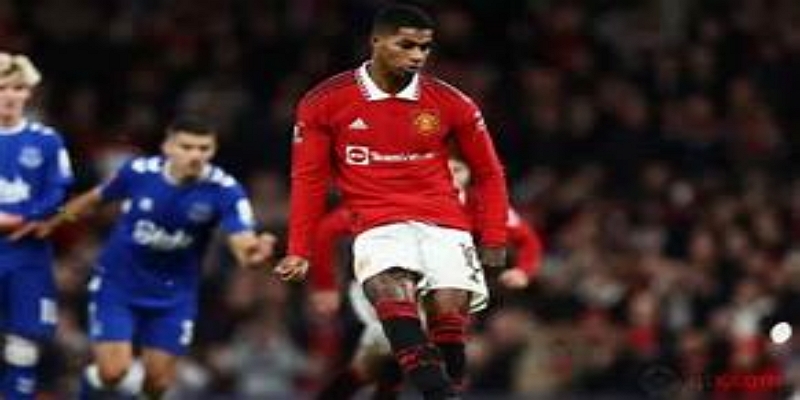 半岛体育转会连锁反应：错失哈兰德与未来锋线重建-半岛体育