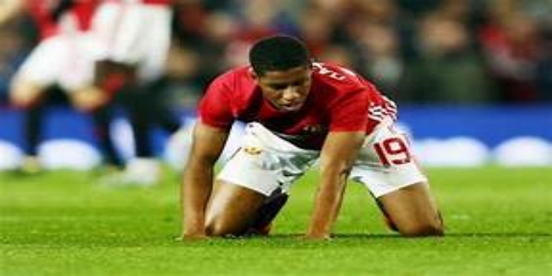 半岛体育锋线应急方案：伊哈洛、青训与战术重塑三线并行-半岛体育